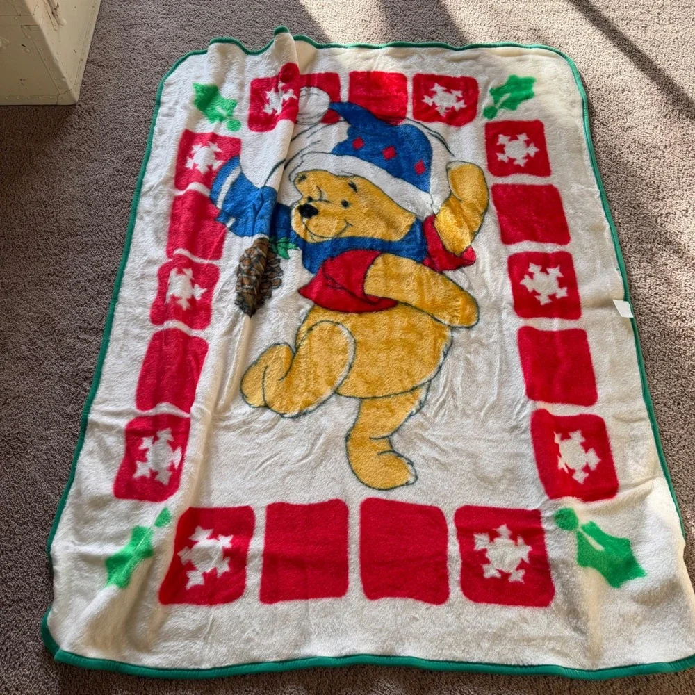 DISNEY Winnie the Pooh High Pile Throw Blanket Winter Fun Christmas 50x60 VTG 90